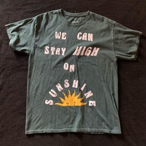 Stay high on sunshine tee
